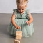 Dress with ribbon