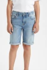 Short jeans